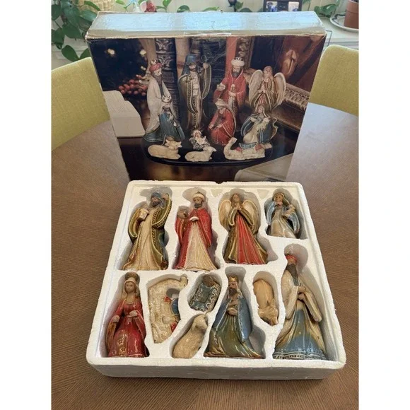 Kirkland's Home Nativity Set 13pc Ceramic Glazed #071371 w/ Box - Picture 4 of 10